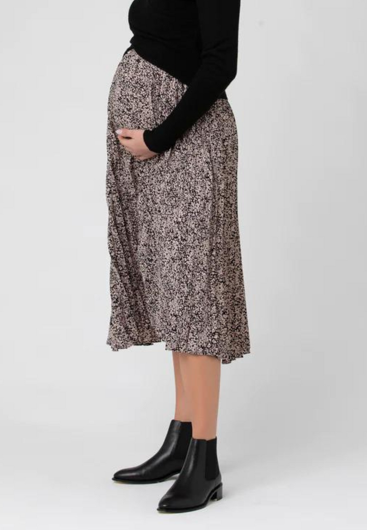 Maternity clothes. Cute maternity outfits. Pregnancy attire.  Maternity boutique. Maternity shops Canada. Maternity fashion Canada.