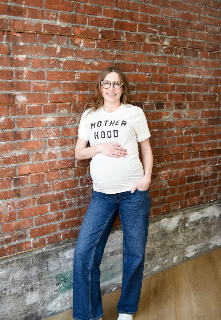 Motherhood brand. Mother hood maternity. Motherhood mat. Maternity stores Canada. Maternity graphic tee. Pregnancy top. Pregnancy t-shirt.