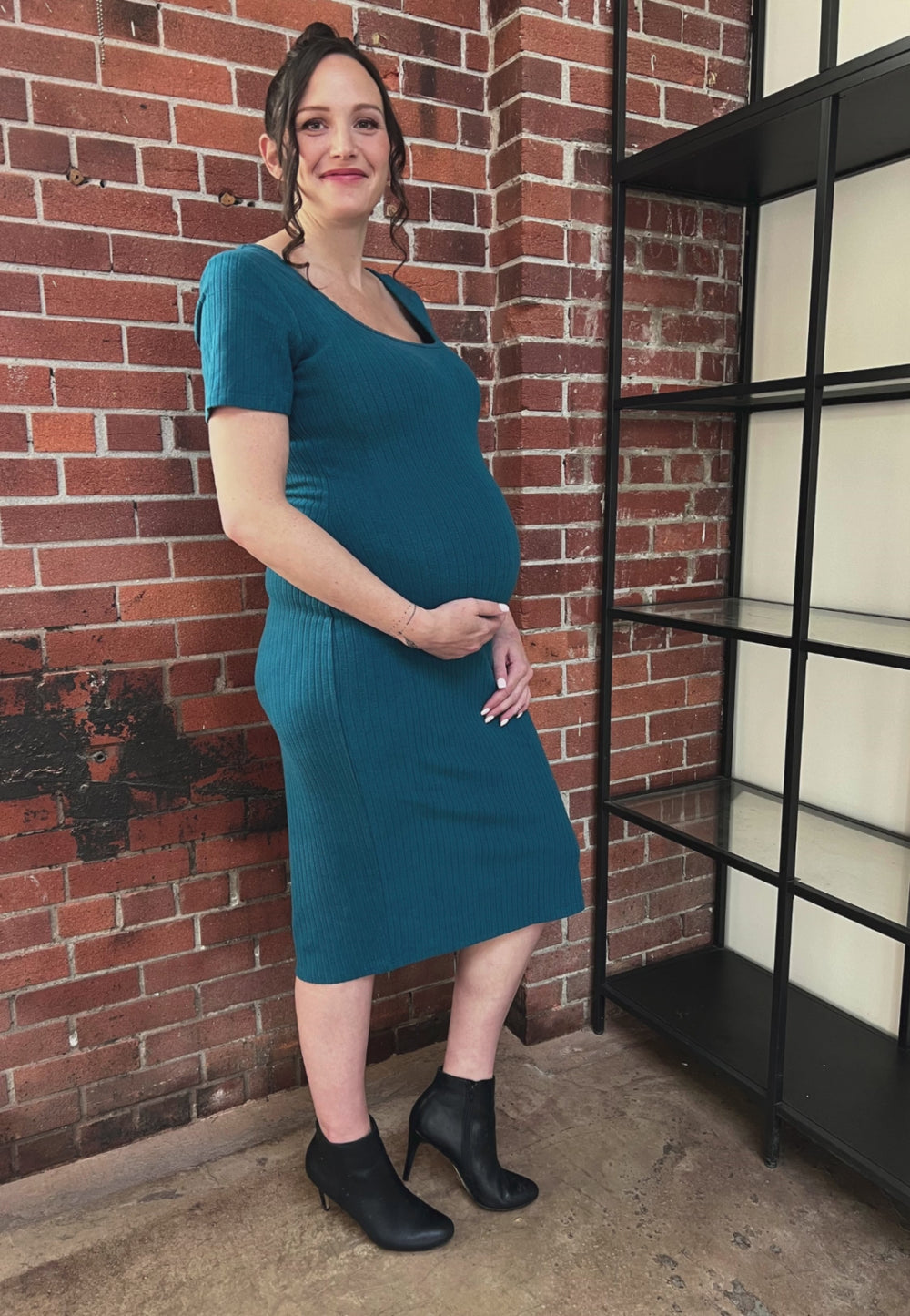 Cute maternity outfits. Pregnancy attire.  Maternity boutique. Maternity shops Canada. Maternity fashion Canada.   Maternity sundress. Baby shower dresses.