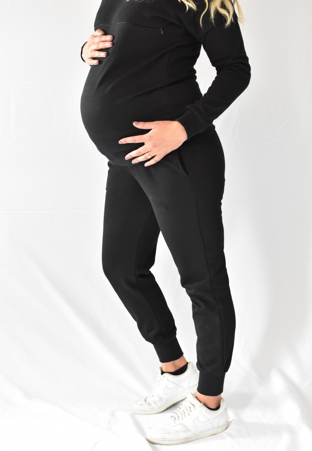 Maternity jeans Canada. Maternity denim Canada. Maternity pants. Pregnancy jeans. Pregnancy denim. Pregnancy leggings. Maternity leggings.